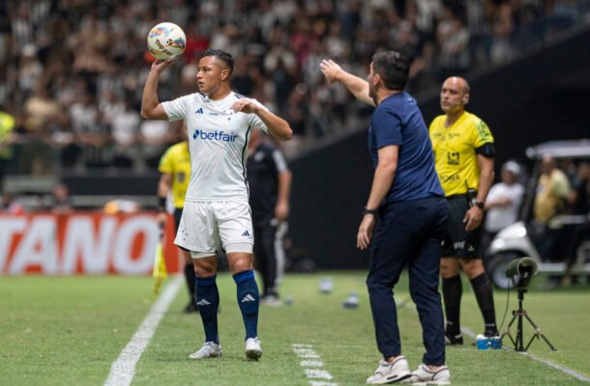 Larcamón, após vitória do Cruzeiro no clássico: ‘Sustentar a humildade’