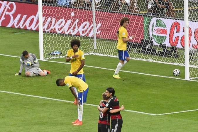 Alemanha humilha o Brasil por 7 x 1 na semifinal da Copa de 2014: maior derrota na história centenária da Seleção -  (crédito: AFP)