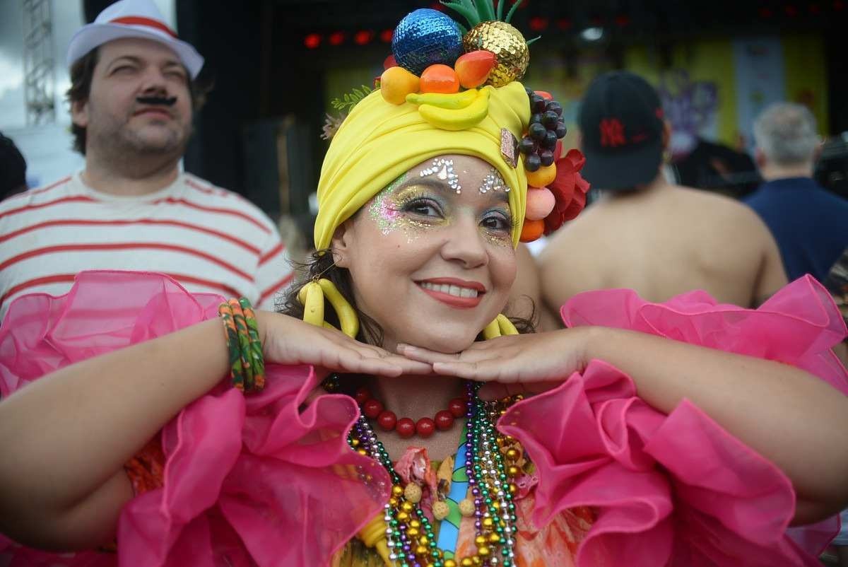 Alegria, fantasia e respeito: brasilienses lotam ruas no pré-carnaval