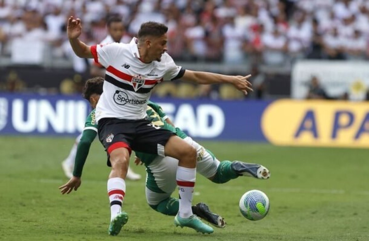 São Paulo vence Palmeiras nos pênaltis e fatura Supercopa pela primeira vez