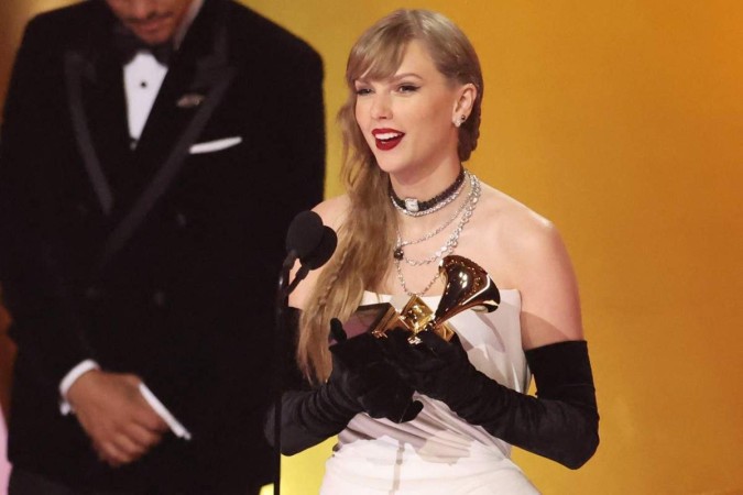 Taylor Swift recebe o prêmio de 
