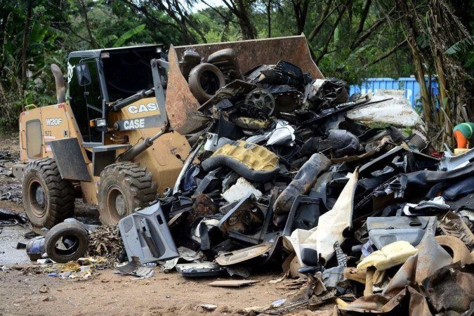 Retirada de lixo em áreas públicas vai continuar no decorrer do mês