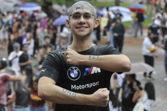  05/02/2024. Crédito: Minervino Júnior/CB/D.A Press. Brasil.  Brasilia - DF. Resultado do vestibular do Pas/UNB 2024 no Teatro de Arena da UNB. Gabriel Holanda.