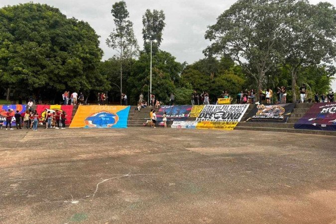 Atléticas das faculdades e Diretório Central dos Estudantes se preparam para receber os novos alunos da UnB - (crédito: Mariana Rebouças/CB) Atléticas das faculdades e Diretório Central dos Estudantes se preparam para receber os novos alunos da UnB - (crédito: Mariana Rebouças/CB)