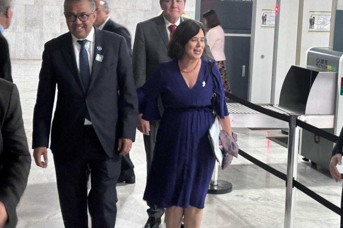 Tedros Adhanom, diretor-geral da OMS e a ministra da Saúde, Nísia Trindade chegam para conversar com o presidente Lula - (crédito: Henrique Lessa / CB / D.A. Press) Tedros Adhanom, diretor-geral da OMS e a ministra da Saúde, Nísia Trindade chegam para conversar com o presidente Lula - (crédito: Henrique Lessa / CB / D.A. Press)