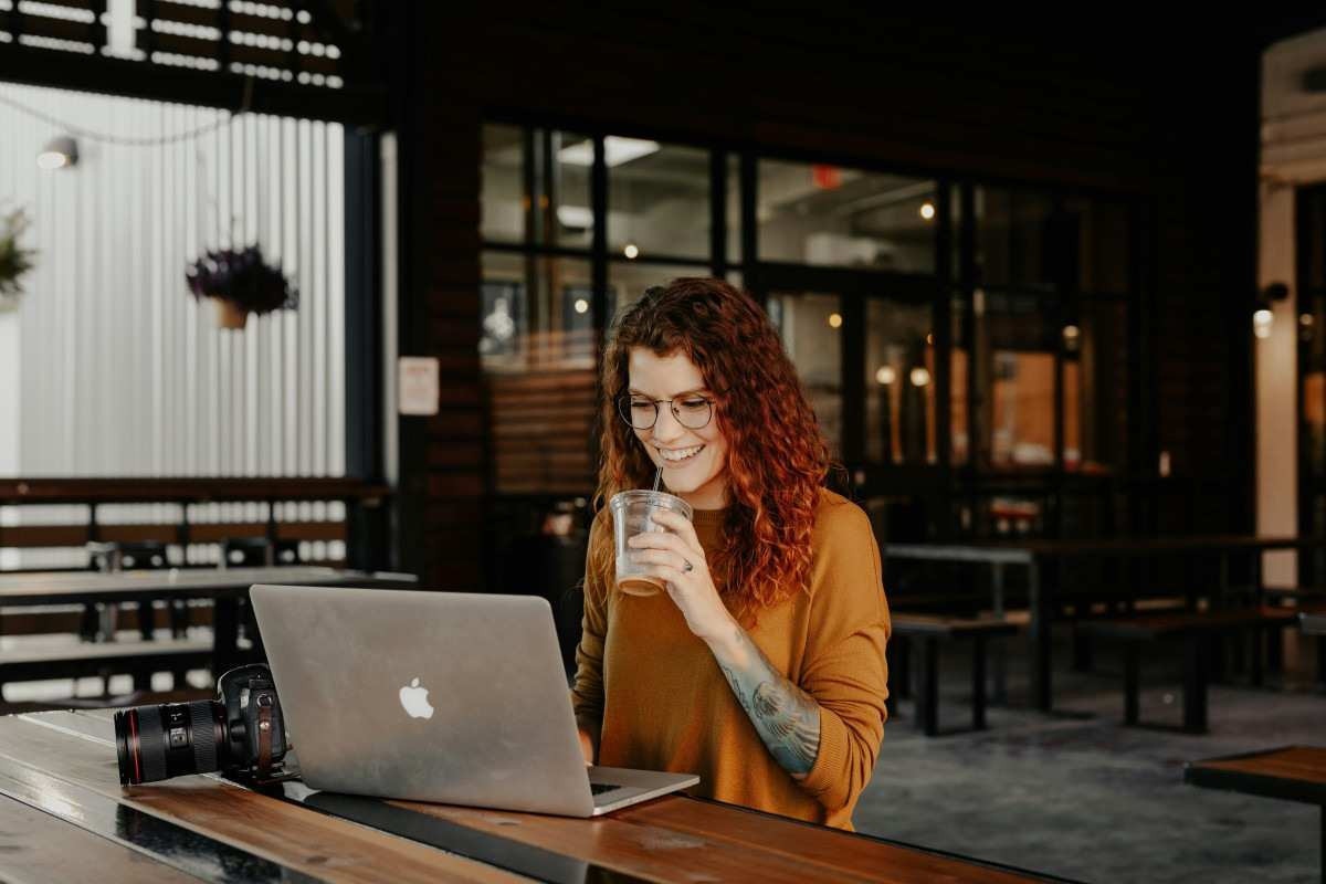 Padaria pode restringir uso de notebook por clientes? Entenda