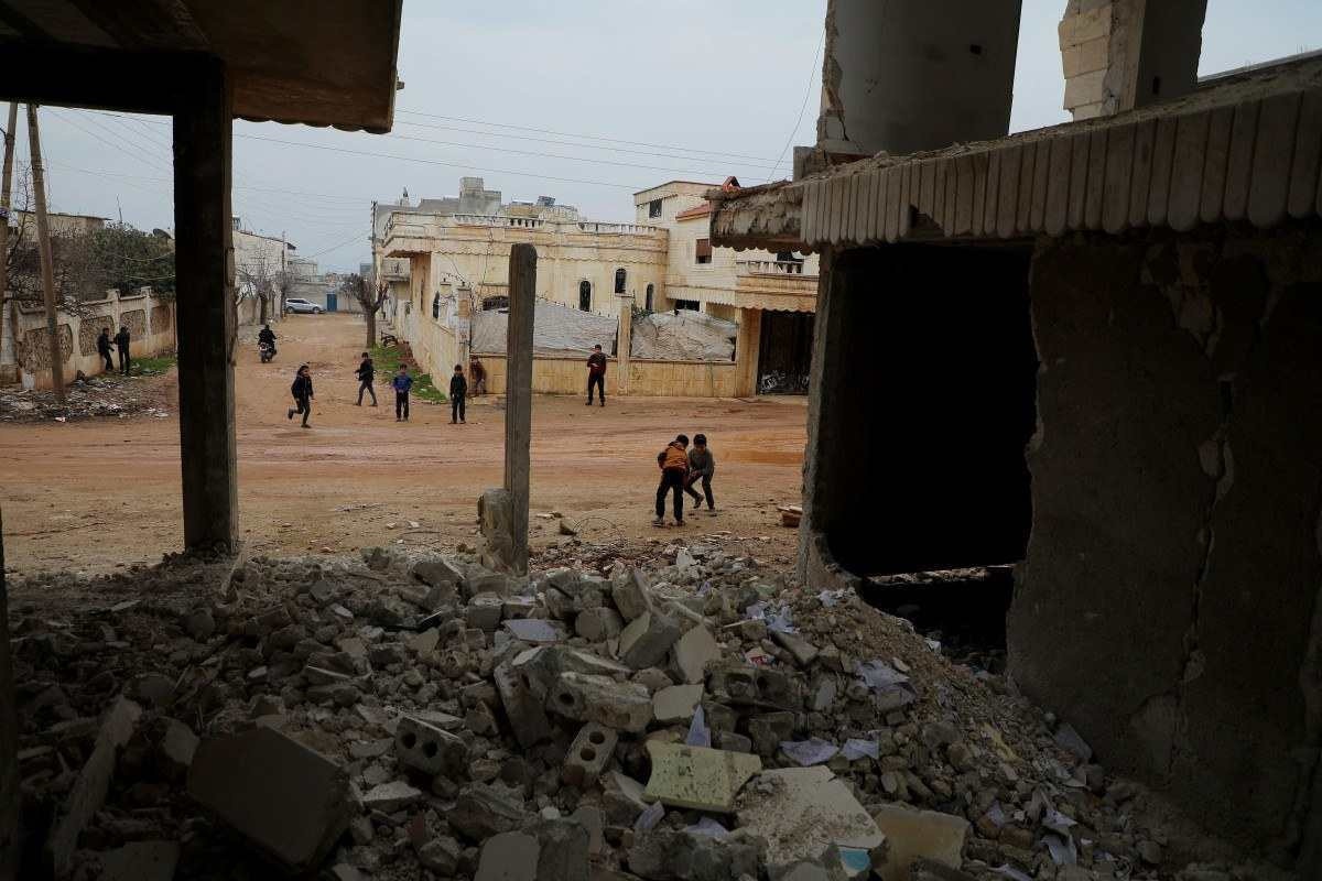 Síria e Turquia: a vida dos órfãos um ano após terremoto que matou 60 mil