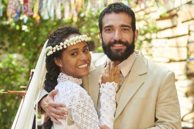 Os noivos José Inocêncio (Humberto Carrão) e Maria Santa (Duda Santos) da novela 'Renascer'     -  (crédito: Globo/Cadu Pilotto)