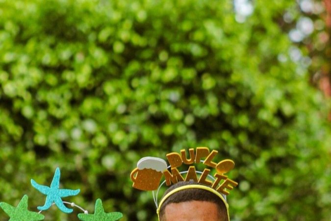  07/02/2024 Crédito: Kayo Magalhães/CB/D.A Press. Brasil. Brasília - DF. Revista do Correio. Jeff Guimarães, 34 anos. Faz adornos e tiaras para usar e vender no carnaval.