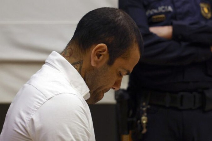 Daniel Alves durante julgamento na Espanha -  (crédito: Foto: Jordi Borras/AFP via Getty Images)