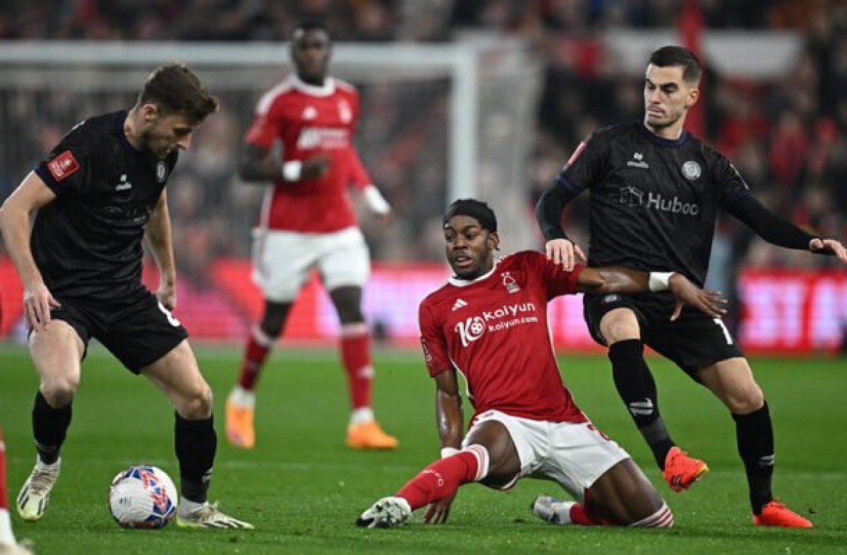 Nottingham vence Bristol nos pênaltis e vai às oitavas da Copa da Inglaterra