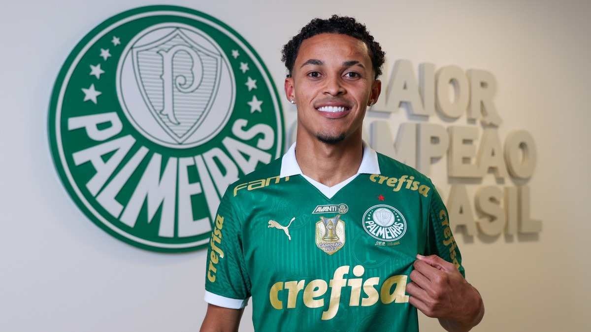 Palmeiras oficializa contratação de Lázaro, do Almería, por empréstimo