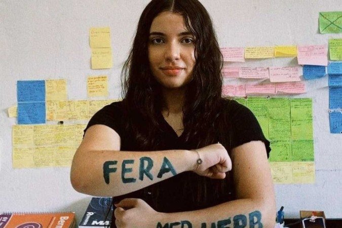 Angélica, de 20 anos, passou no curso de medicina para a UFPB, com nota de 877,55