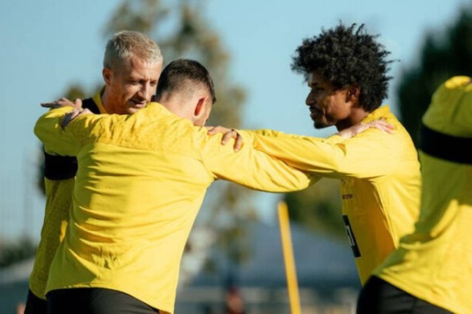 Julien Duranville durante treinamento do Borussia Dortmund - Foto: Reprodução/Instagram -  (crédito: Foto: Reprodução/Instagram)