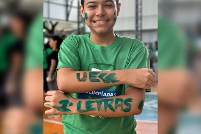 O cearense, teve aulas preparatórias no colégio em que estuda e durante as férias, quando chegava em casa, fazia várias provas, questões de vestibulares anteriores e treinava redação -  (crédito: Reprodu&ccedil;&atilde;o/@alexandremontemr)