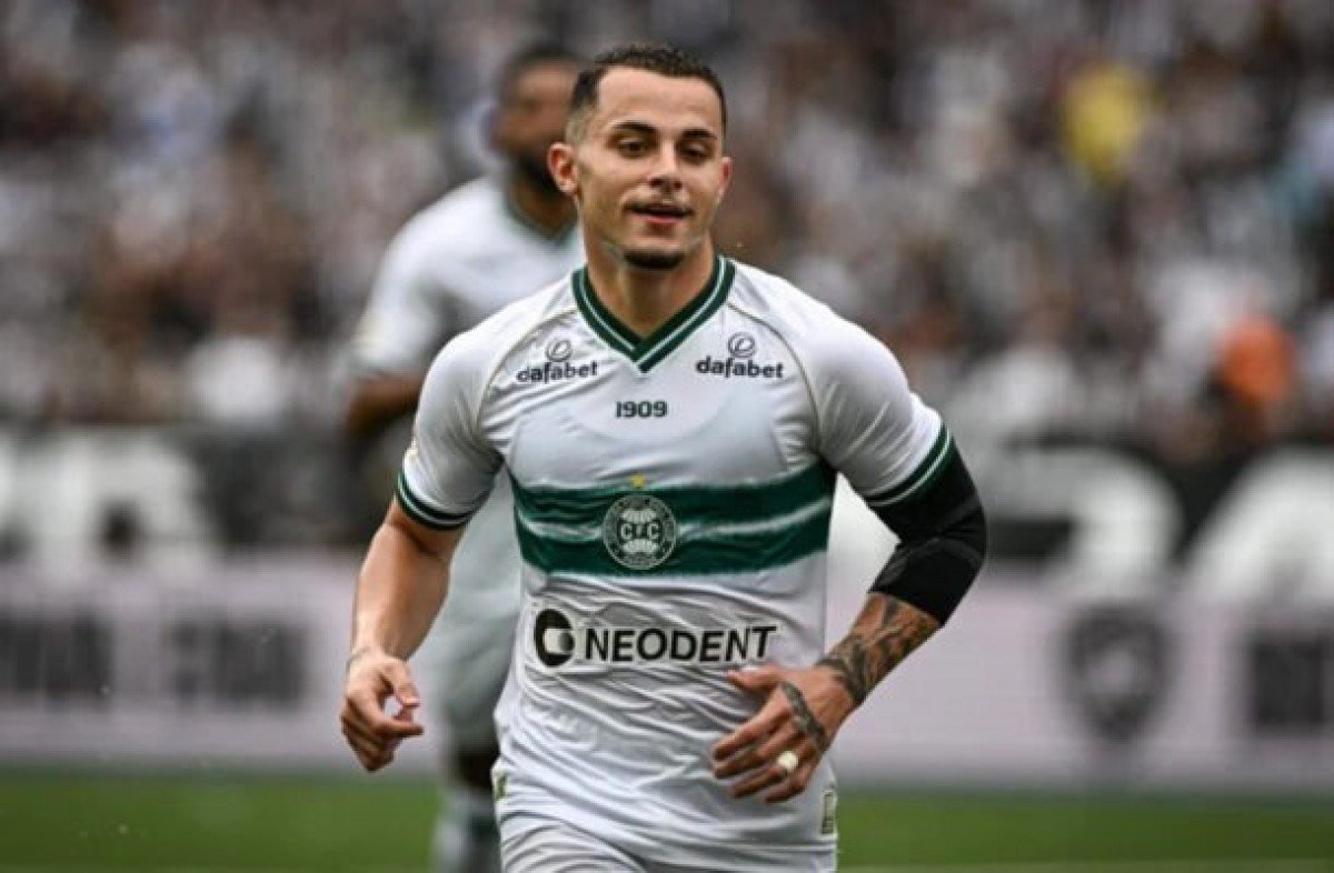 Internacional sonda Bruno Gomes, volante do Coritiba