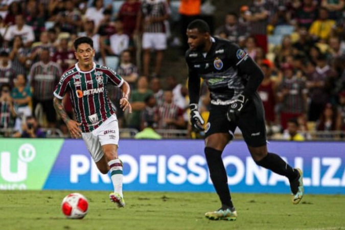 Cano travou grande batalha com o goleiro Leandro Matheus -  (crédito: Foto: Marcelo Gonçalves/Fluminense)
