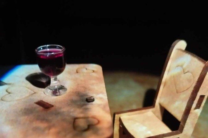 5.LAPSO, , do espetáculo A trilogia dos afetos, MARI BAETA, da companhia As caixeiras