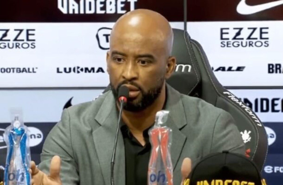 Fabinho é taxativo no Corinthians: ‘Inadmissível ter 5 derrotas seguidas’