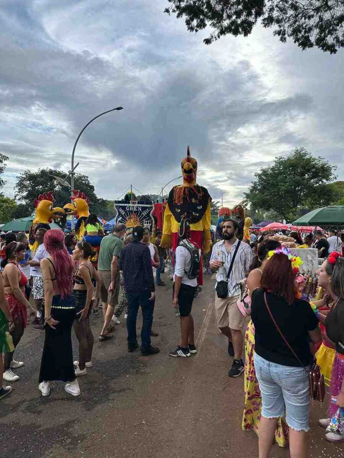 O Galinho de Brasília fez a festa carnavalesca no Setor de Autarquias Sul