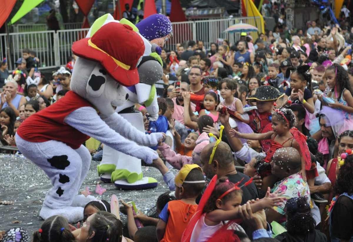 Baratinha arrasta pais e filhos para a folia no Parque da Cidade