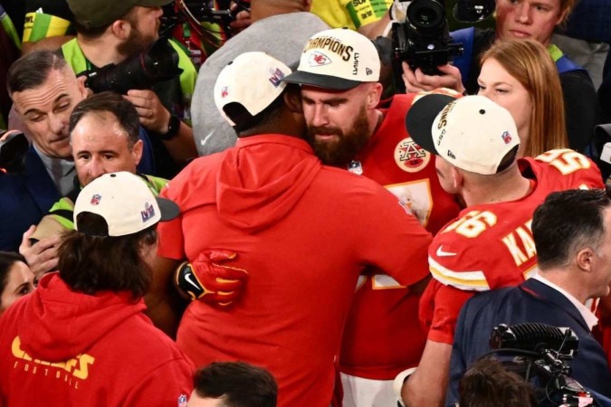Chiefs comemoram vitória no Super Bowl LVIII contra o San Francisco 49ers -  (crédito: Patrick T. Fallon/AFP)
