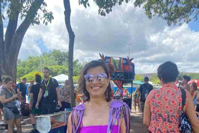 Monique está animada que a chuva deu uma trégua