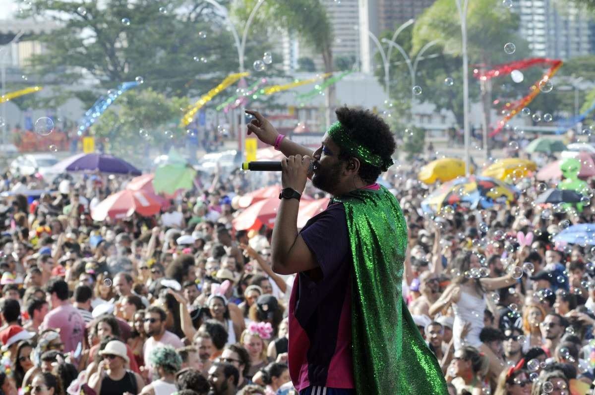  12/02/2024. Crédito: Minervino Júnior/CB/D.A Press. Brasil.  Brasilia - DF.  Carnaval 2024 Bloco da Divinas Tetas próximo ao Museu da República.