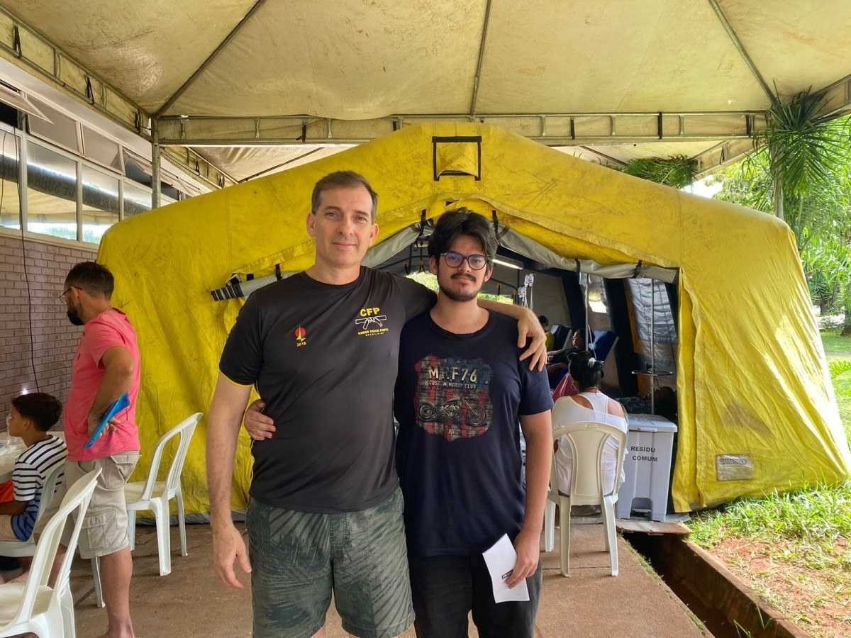 Pedro Maia foi acompanhado pelo pai, José Ricardo Zani, à tenda de Sobradinho Pedro Maia foi acompanhado pelo pai, José Ricardo Zani, à tenda de Sobradinho