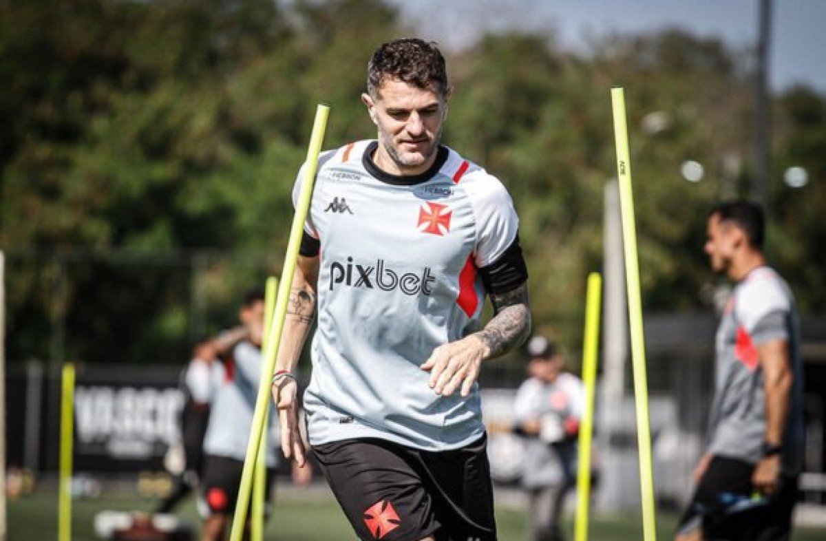 Vasco prepara proteção especial para Vegetti em possível retorno antecipado Vasco prepara proteção especial para Vegetti em possível retorno antecipado
