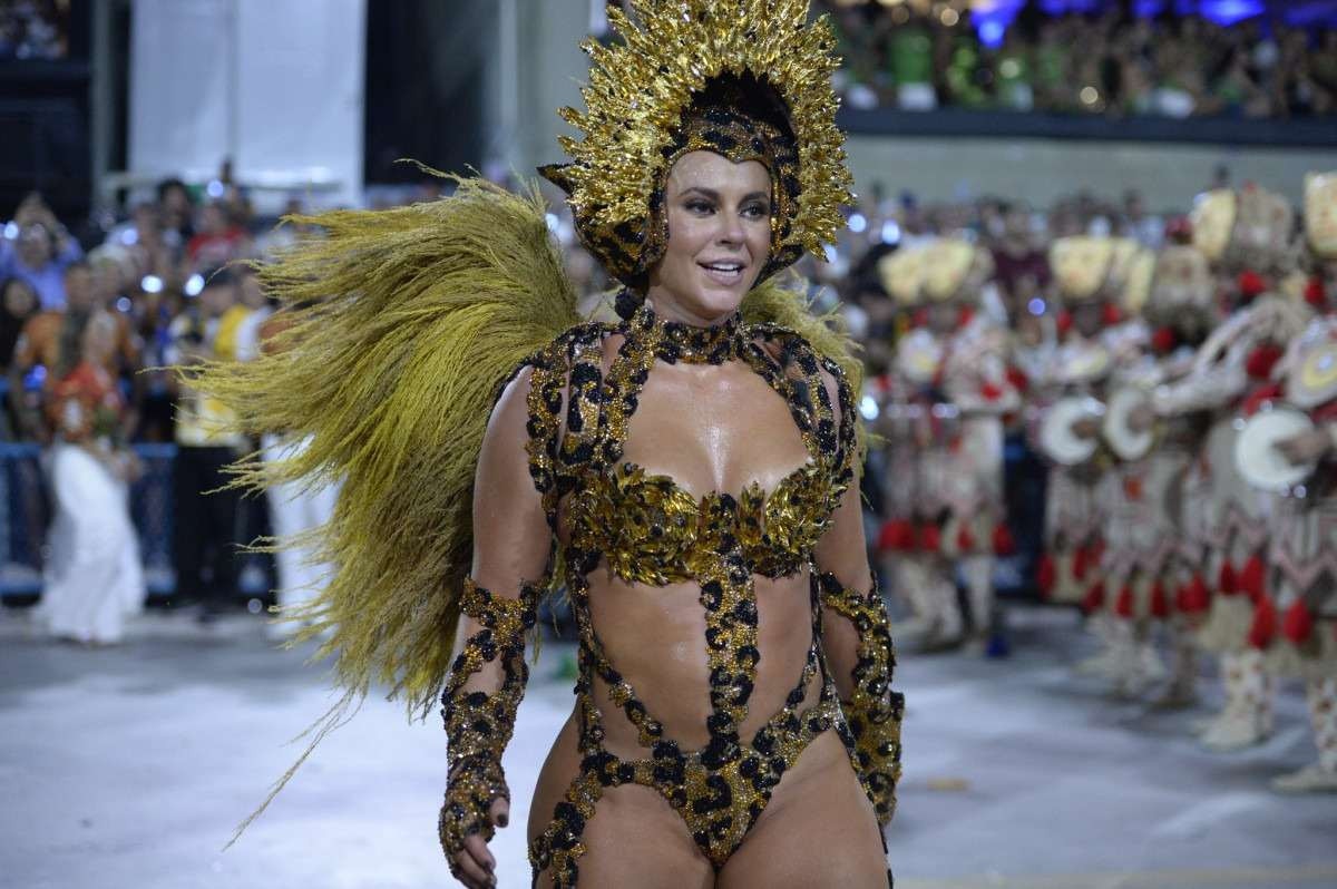 A atriz Paolla Oliveira foi um dos destaques da Grande Rio e impactou o país com o look de onça. 