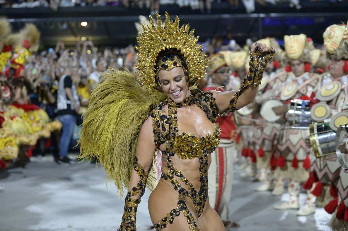 A atriz Paolla Oliveira foi um dos destaques da Grande Rio e impactou o país com o look de onça. 