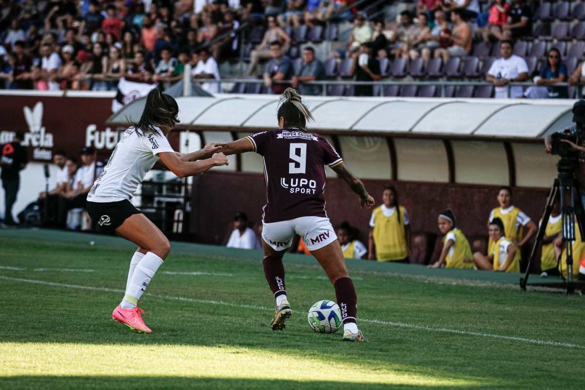 Supercopa do Brasil: Corinthians e Ferroviária duelam por vaga na final