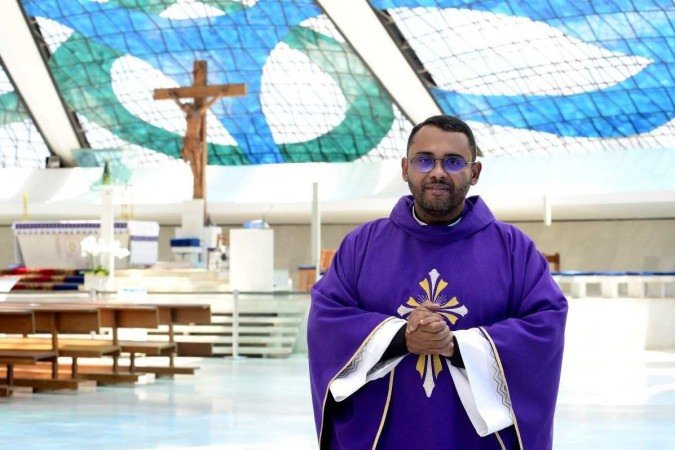 Patriky Samuel Batista, vigário da Catedral, acredita que este é o momento de nos conectarmos com o criador 