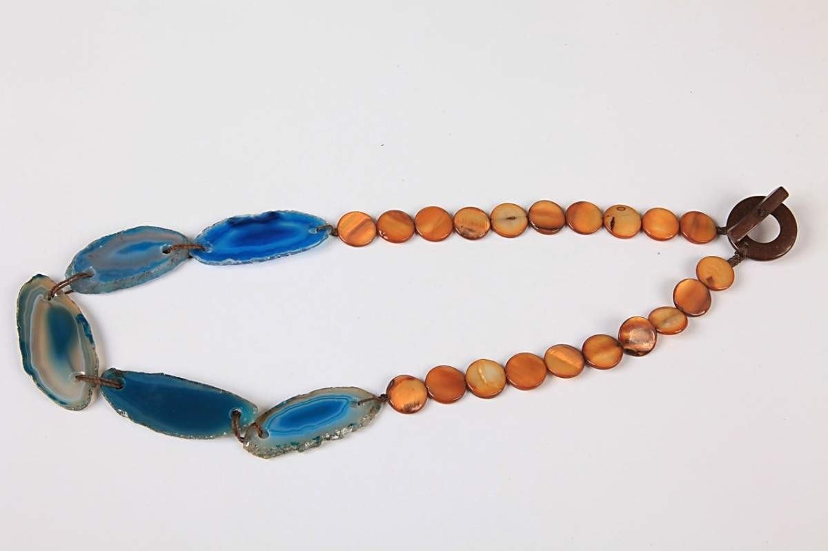 Colar com ágata madrepérola Colar com ágata madrepérola.
