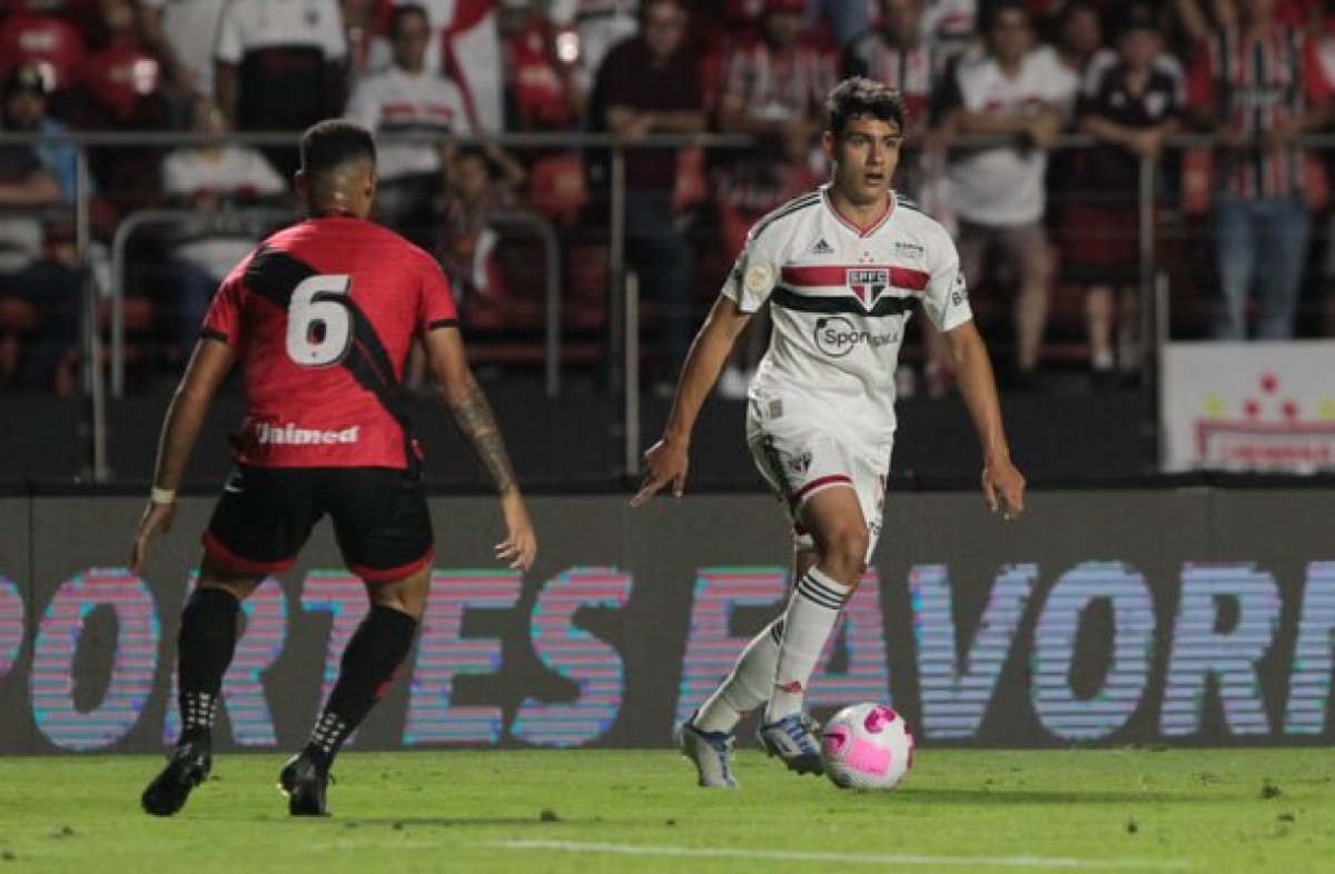 Moreira fará exames para saber se desfalcará o São Paulo