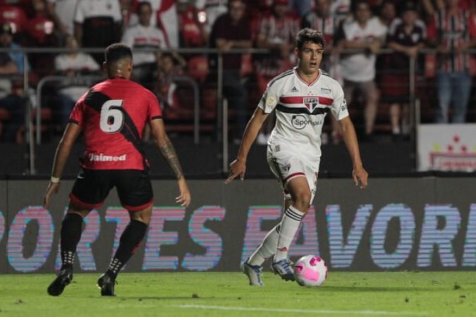 Moreira se machucou antes mesmo do clássico com o Santos -  (crédito:  Rubens CHIRI)