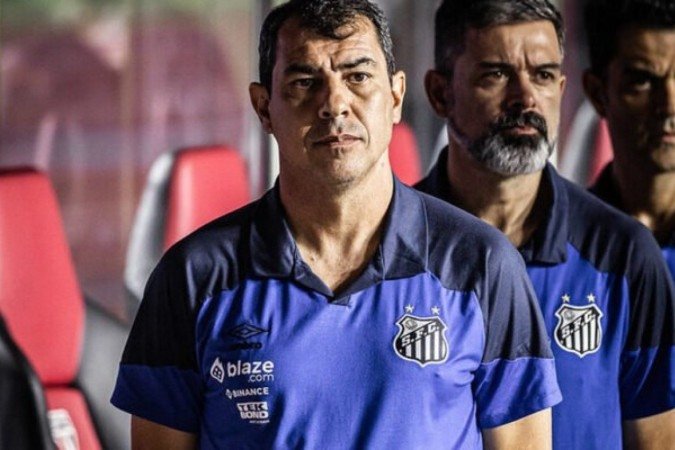 Clube japonês entra com ação contra Carille - (crédito: Foto: Raul Baretta/ Santos FC) Clube japonês entra com ação contra Carille - (crédito: Foto: Raul Baretta/ Santos FC)