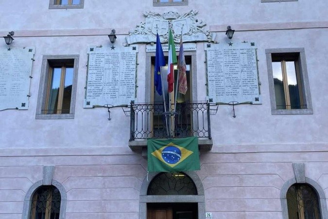 O prefeito da comunidade de Val di Zoldo, Camillo de Pellegrin, chegou a pendurar uma bandeira do Brasil na frente da prefeitura -  (crédito: Reprodução/Facebook/Sindaco Val di Zoldo Camillo de Pellegrin)