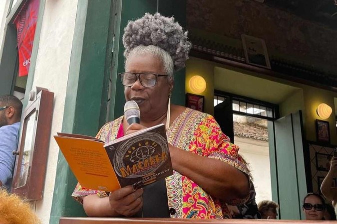 Ativista pela valorização da cultura negra no Brasil, Conceição Evaristo estreou na literatura em 1990 -  (crédito: Reprodução/Instagram (@conceicaoevaristooficial))