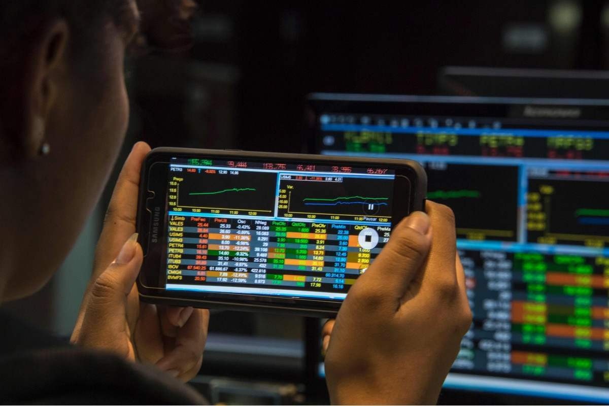 Índice Bovespa fecha perto de recorde após 8ª alta consecutiva