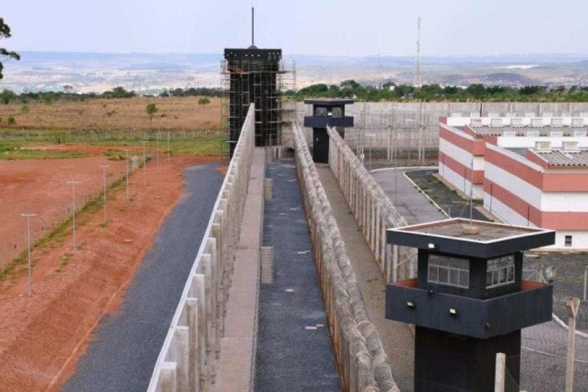 Banhos de sol e visitas são suspensas em presídios federais após fuga no RN