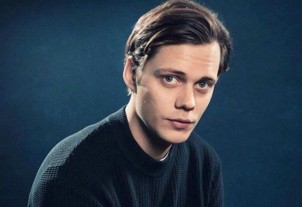 Reprodução/ Instagram/ billskarsgard_