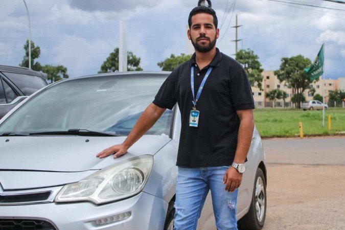 Leonardo teve prejuízo de R$ 800 por causa de um buraco