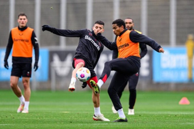 Leverkusen treina fortemente para o duro duelo deste sábado, fora de casa, contra o Heidenheim   -  (crédito: Foto: divulgação Twitter @bayer04_en)