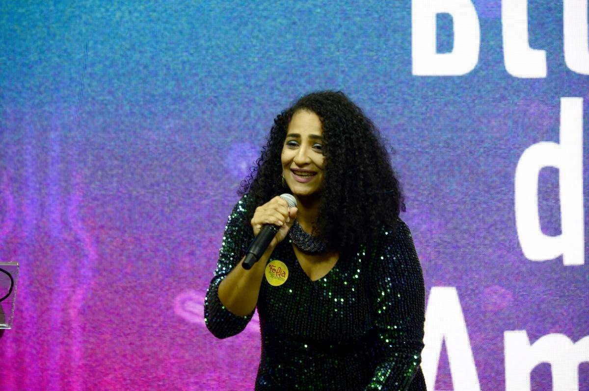 Letícia Helena, criadora e coordenadora da Folia com Respeito, discursa no CB Folia 2024