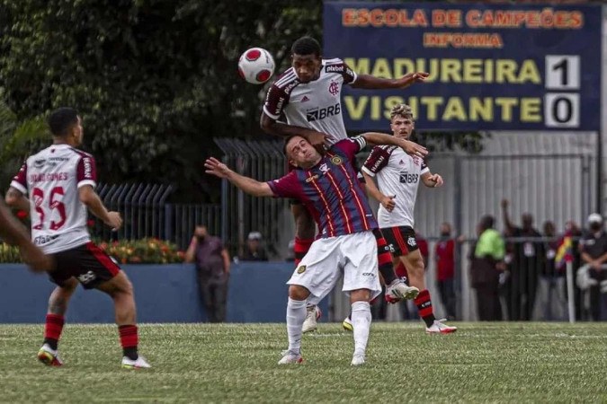 Cenas da última exibição do Flamengo como visitante no subúrbio do Rio pelo Campeonato Carioca -  (crédito: Paula Reis/Flamengo)