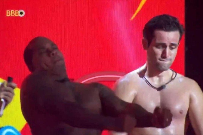Rodriguinho se soltou e sensualizou na dança da última festa do BBB 24 -  (crédito: Reprodução Globoplay)