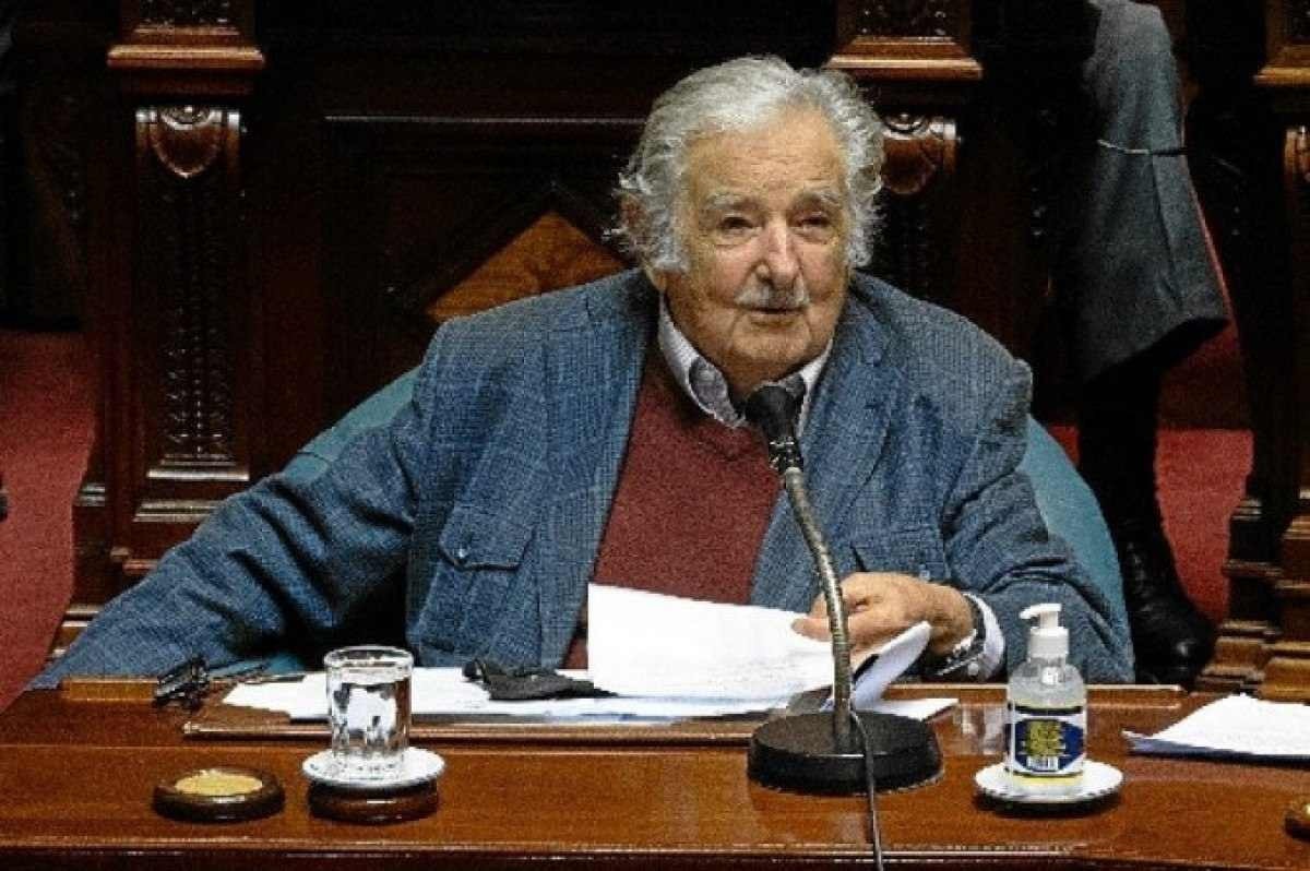 Sem citar crise com Israel, Mujica se pronuncia a favor de Lula