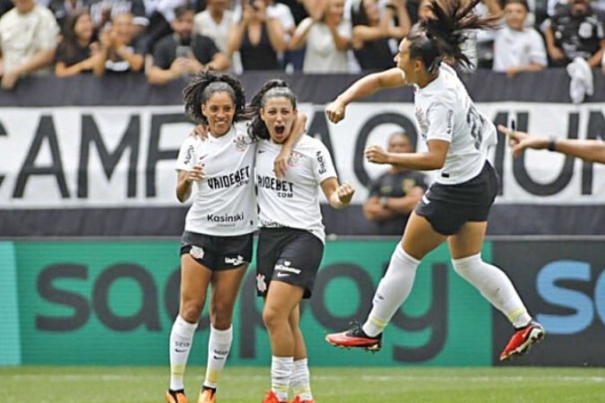 Cruzeiro luta muito, mas o Corinthians leva a melhor na final da Supercopa  -  (crédito: Foto: Mauro Horita/Cruzeiro)